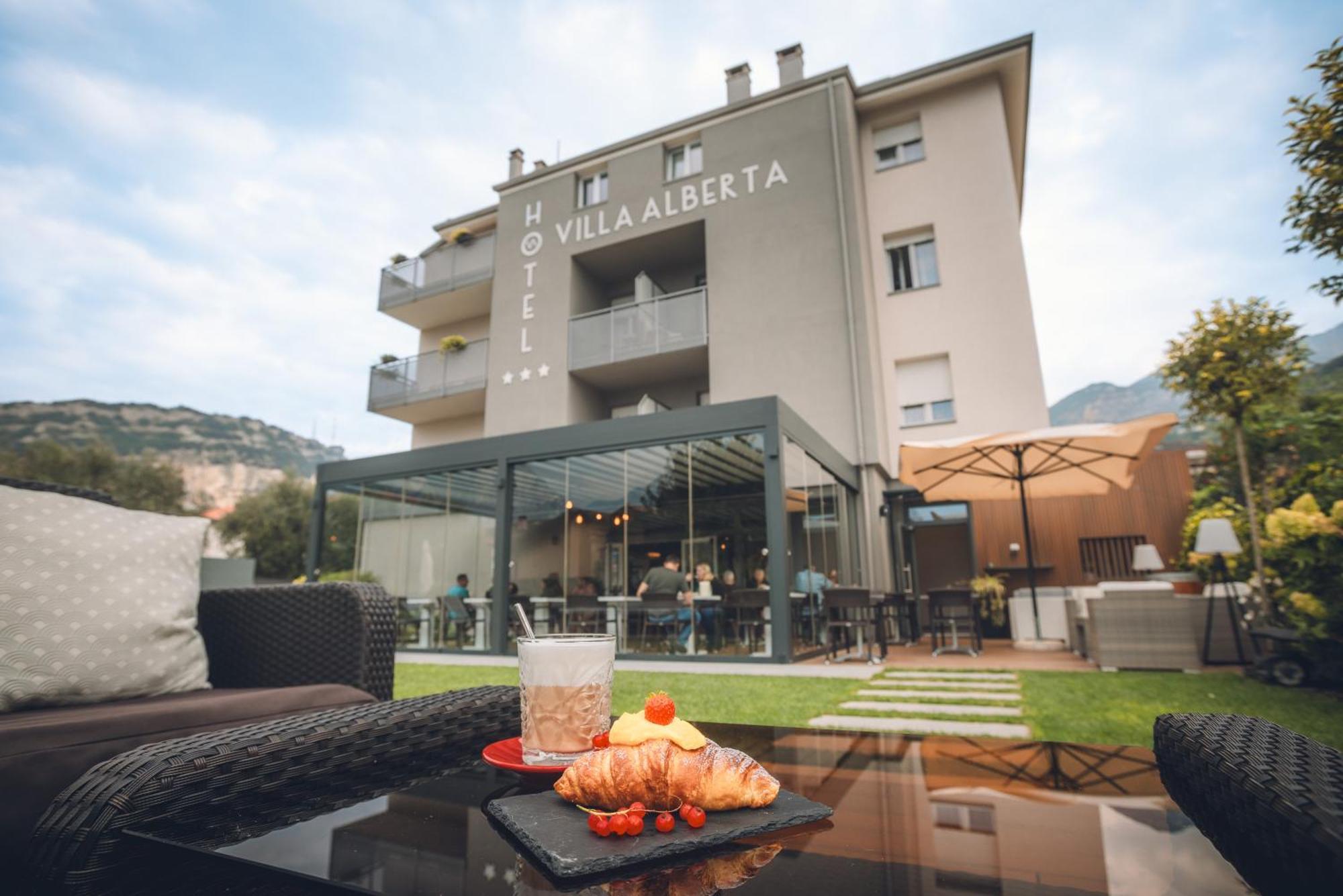 Hotel Villa Alberta Nago-Torbole Екстер'єр фото