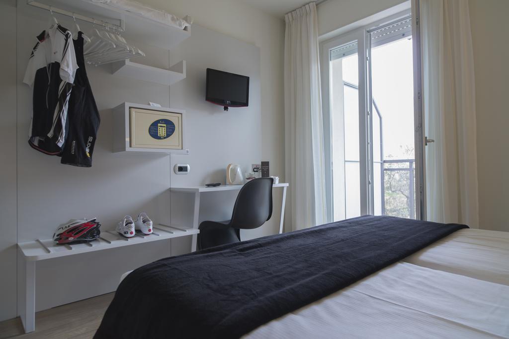Hotel Villa Alberta Nago-Torbole Екстер'єр фото