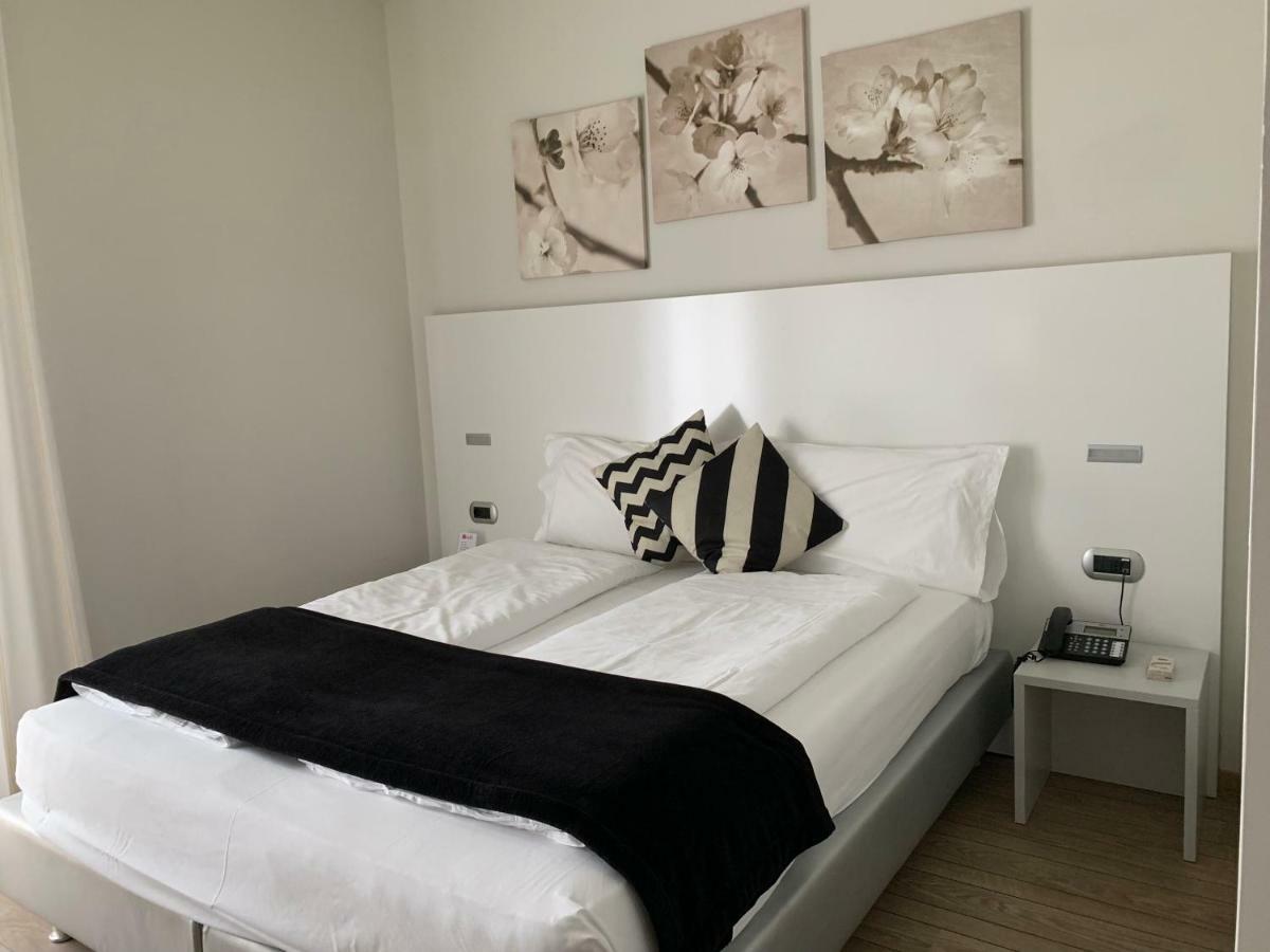 Hotel Villa Alberta Nago-Torbole Екстер'єр фото