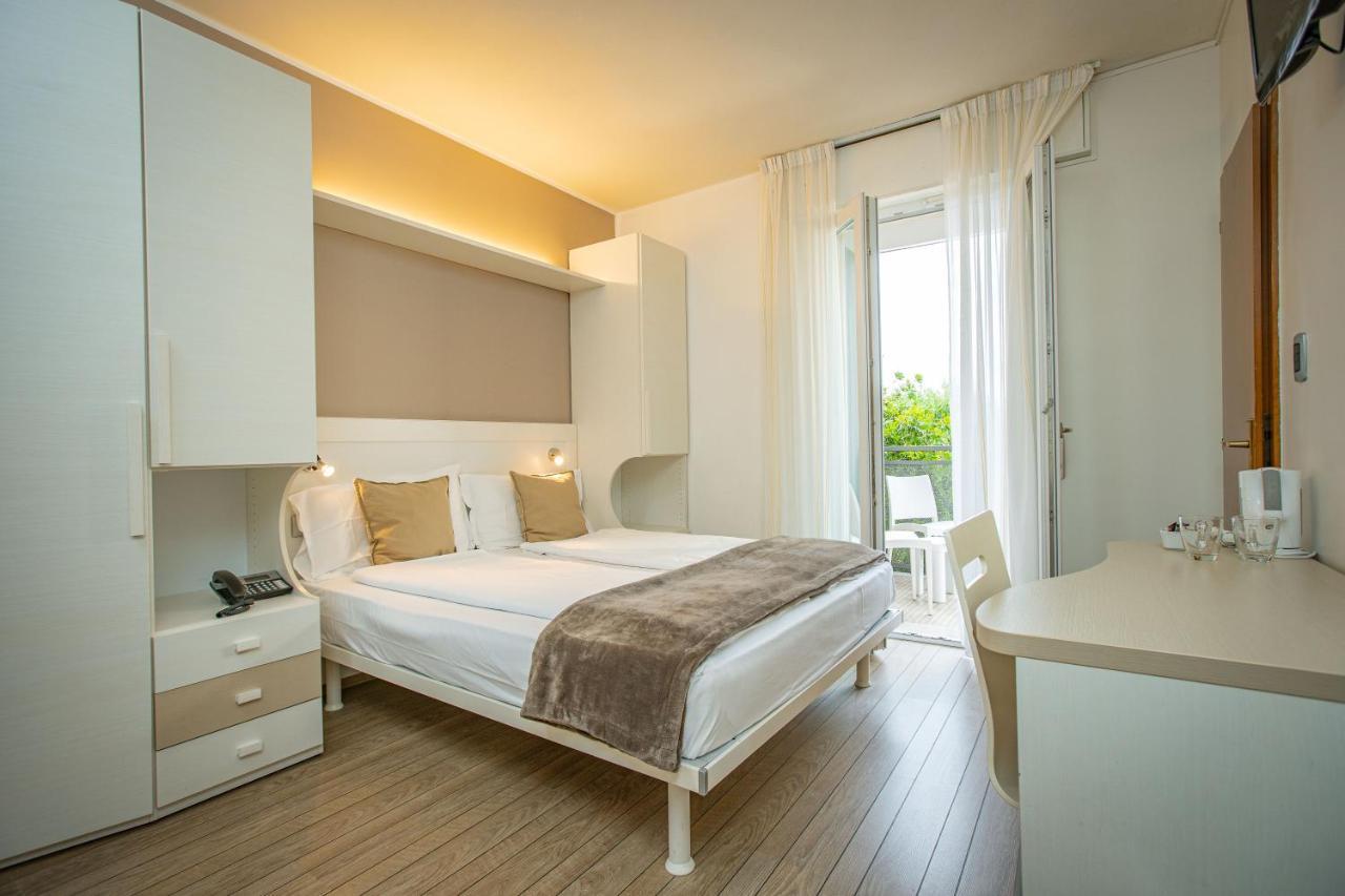 Hotel Villa Alberta Nago-Torbole Екстер'єр фото